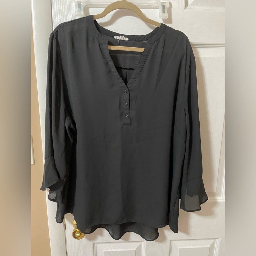 Black chevon ruffle sleeve top